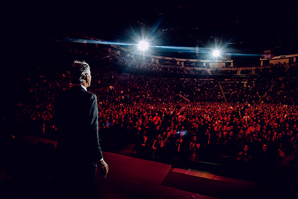 Andrea Bocelli: Crossover Tenor Sensation Leads Pop-Opera